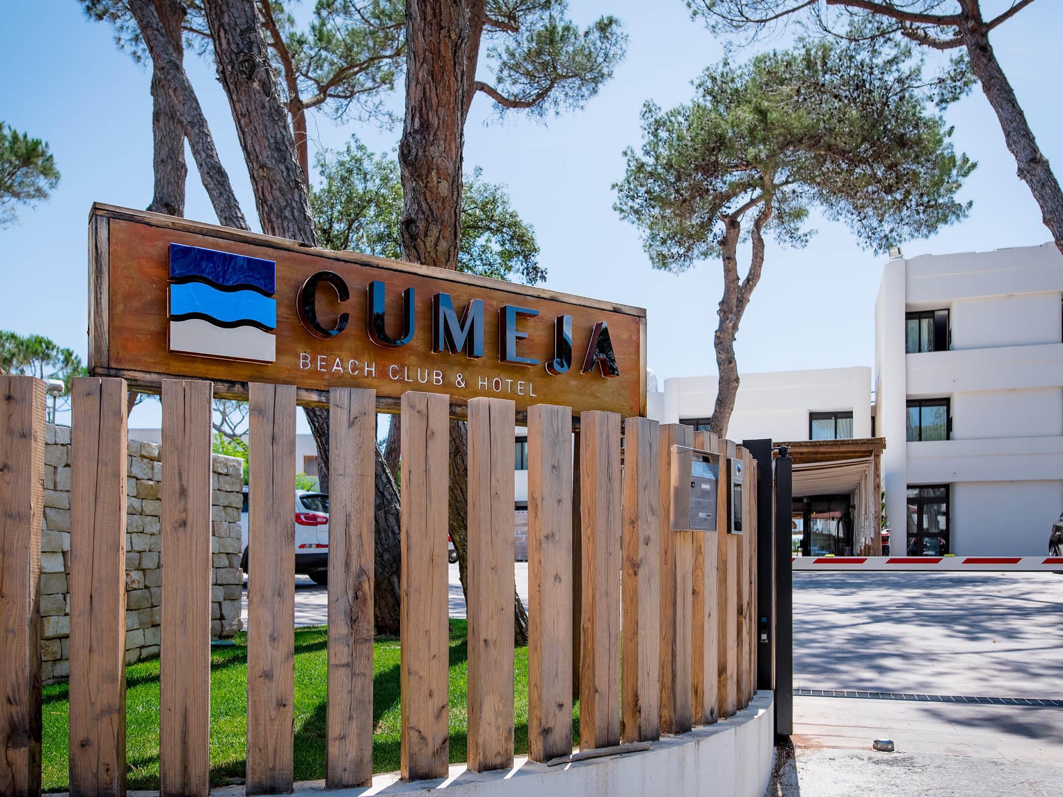 Cumeja Beach Club & Hotel Baia Domizia Esterno foto