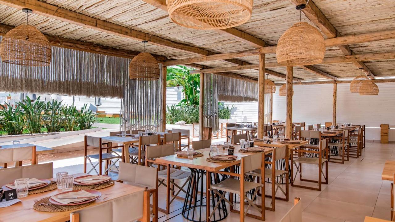 Cumeja Beach Club & Hotel Baia Domizia Esterno foto