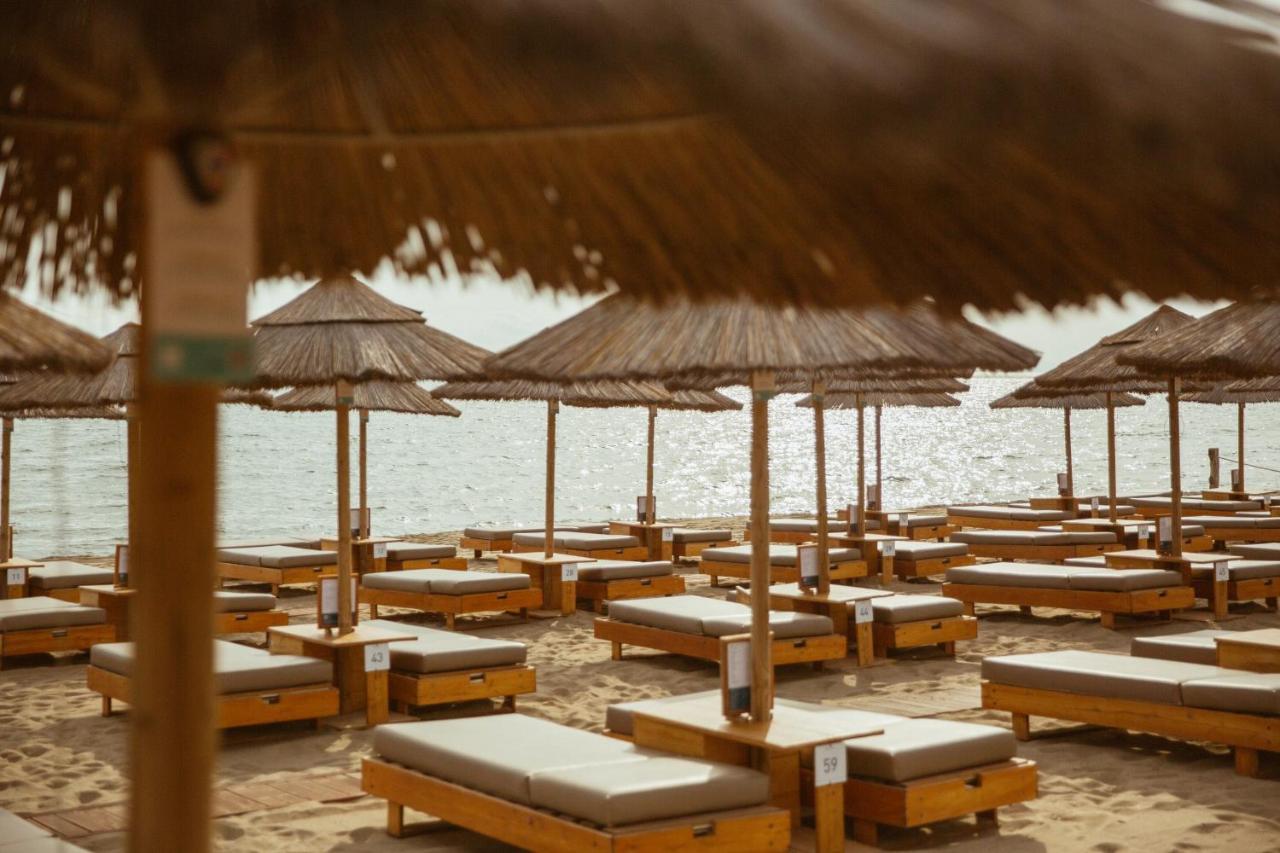 Cumeja Beach Club & Hotel Baia Domizia Esterno foto